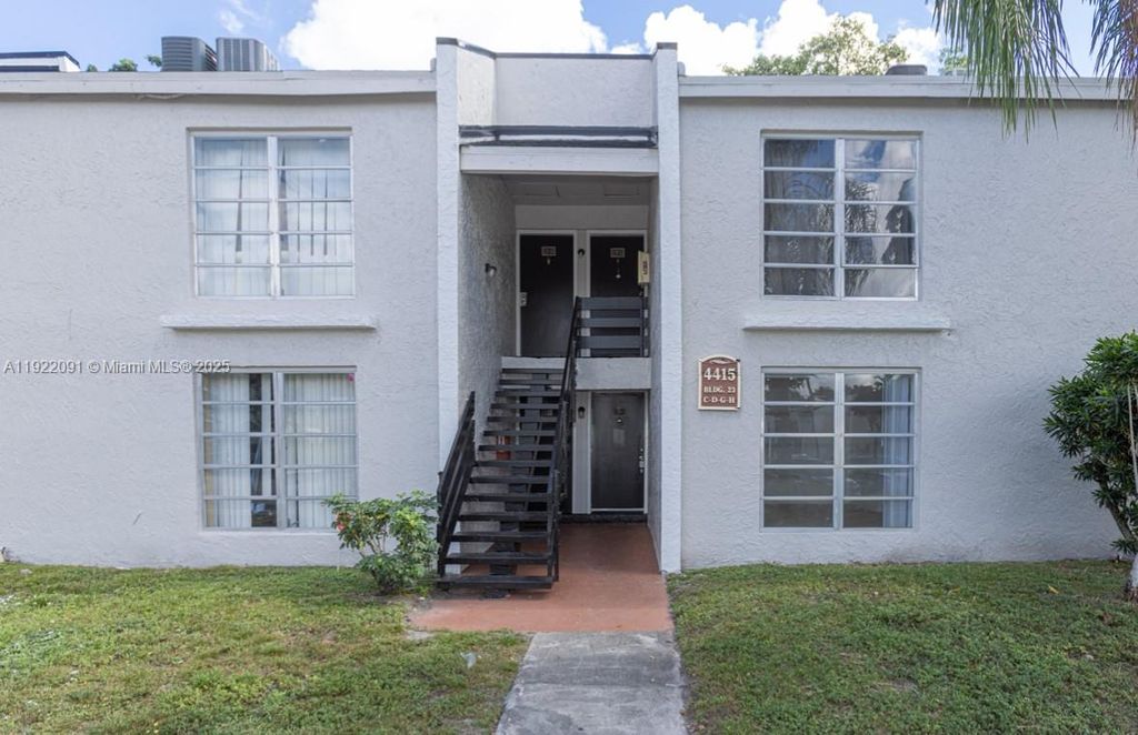 4415 Treehouse Ln C, Tamarac, FL 33319
