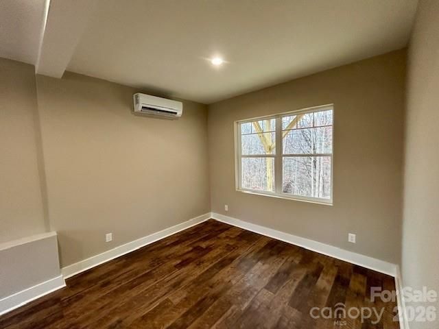 420 Scarlett Oak Court NE, Lenoir, NC 28645