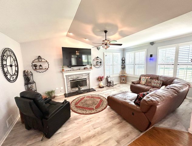 21105 Silver Moon Lake Way, Crest Hill, IL 60403