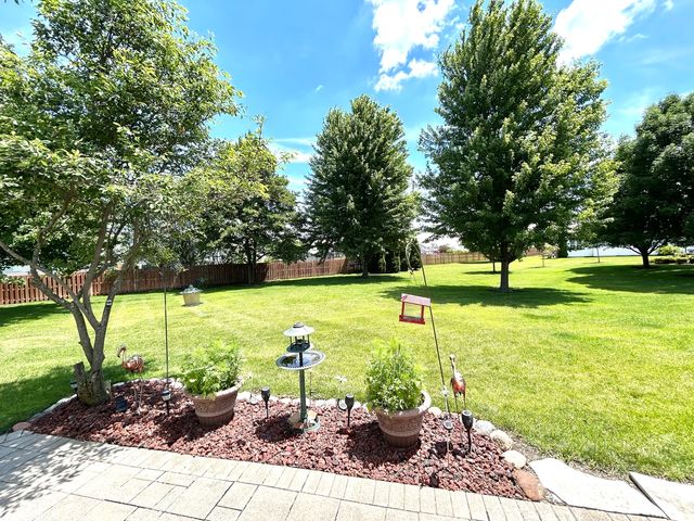 21105 Silver Moon Lake Way, Crest Hill, IL 60403