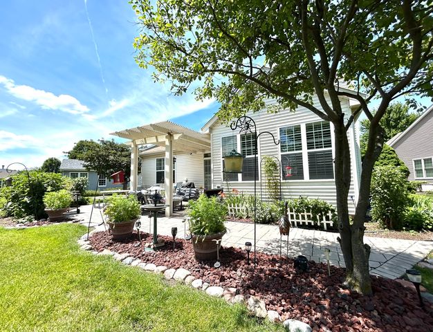 21105 Silver Moon Lake Way, Crest Hill, IL 60403