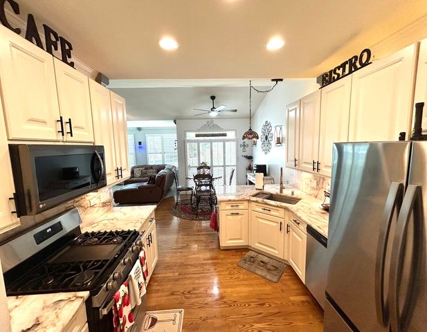 21105 Silver Moon Lake Way, Crest Hill, IL 60403