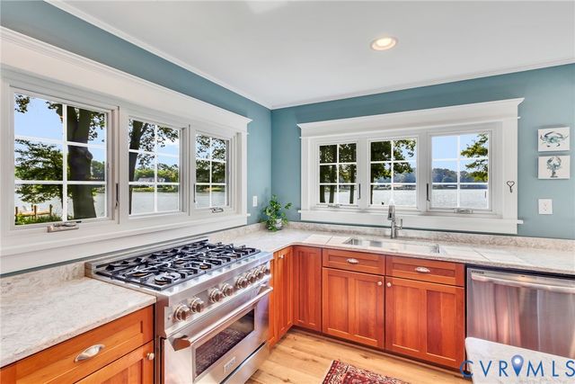 196 Summer Haven Dr, Reedville, VA 22539