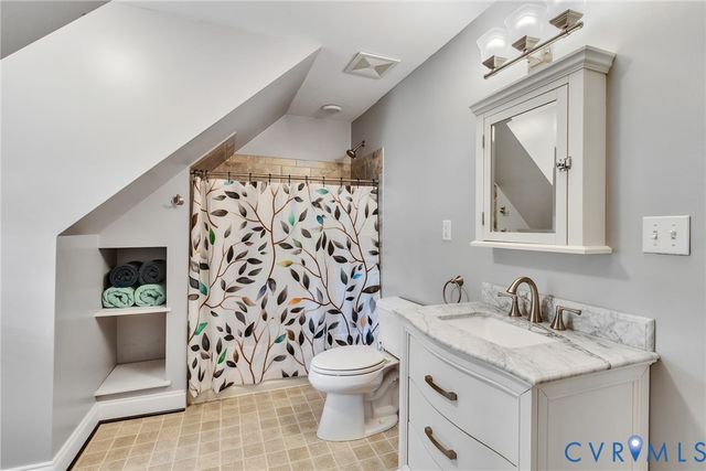 196 Summer Haven Dr, Reedville, VA 22539