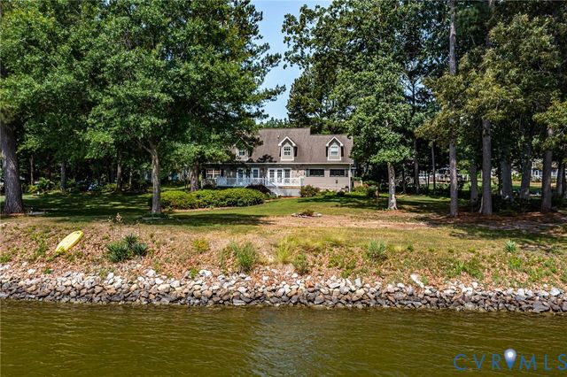 196 Summer Haven Dr, Reedville, VA 22539