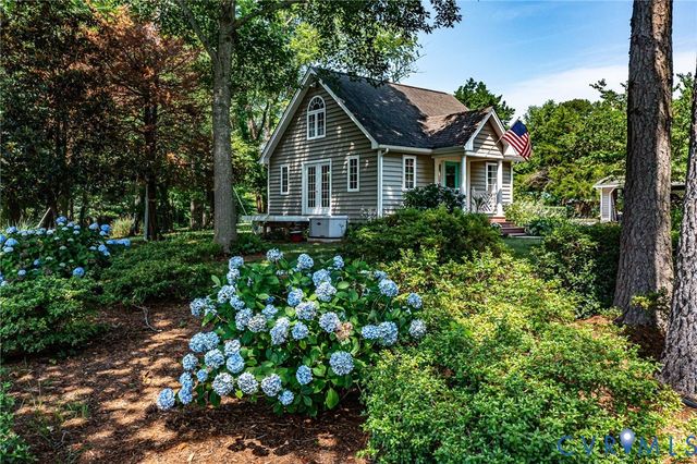 196 Summer Haven Dr, Reedville, VA 22539