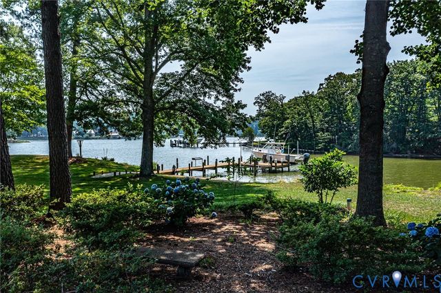 196 Summer Haven Dr, Reedville, VA 22539