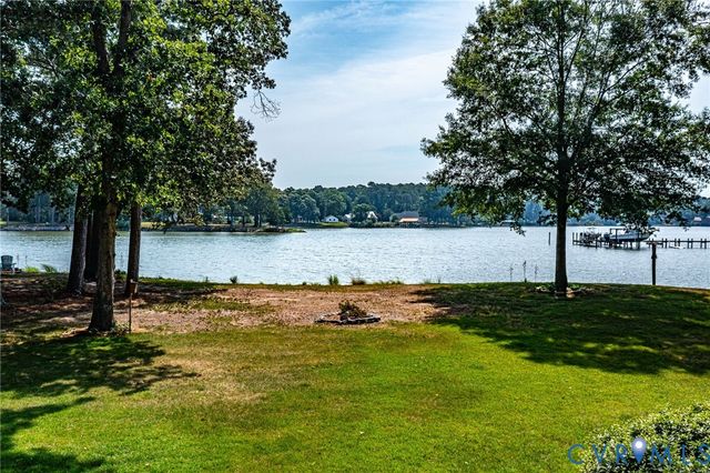 196 Summer Haven Dr, Reedville, VA 22539