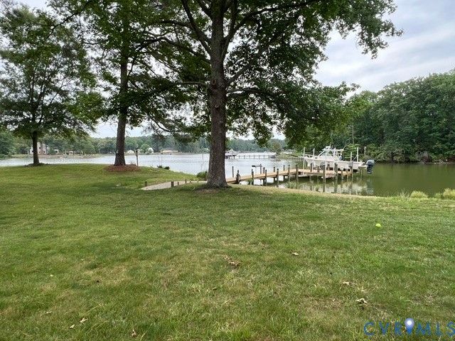 196 Summer Haven Dr, Reedville, VA 22539