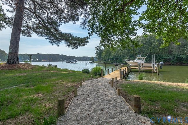 196 Summer Haven Dr, Reedville, VA 22539