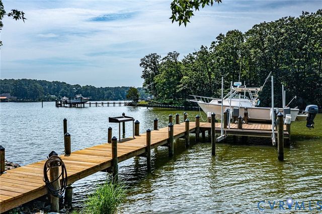 196 Summer Haven Dr, Reedville, VA 22539