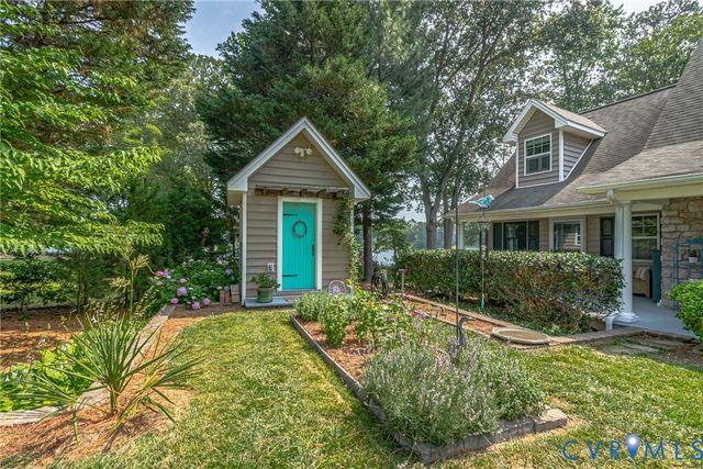 196 Summer Haven Dr, Reedville, VA 22539