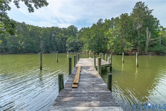 196 Summer Haven Dr, Reedville, VA 22539