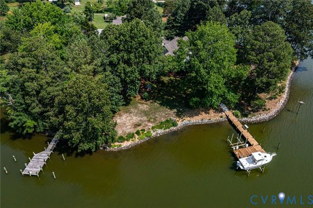 196 Summer Haven Dr, Reedville, VA 22539