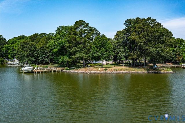 196 Summer Haven Dr, Reedville, VA 22539
