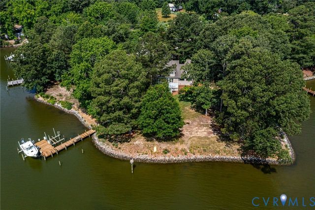 196 Summer Haven Dr, Reedville, VA 22539