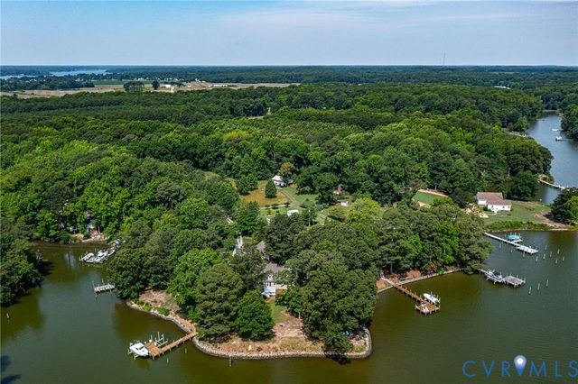 196 Summer Haven Dr, Reedville, VA 22539
