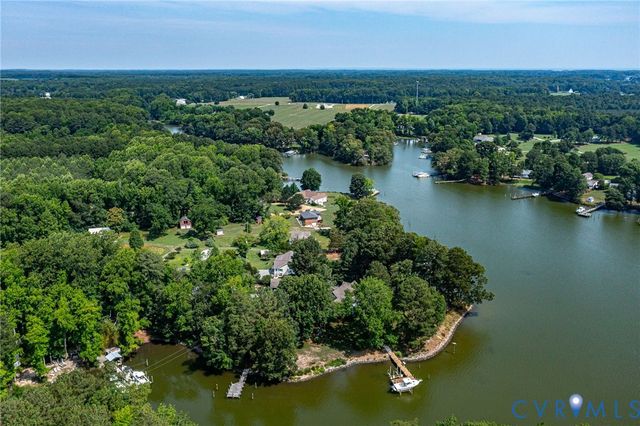196 Summer Haven Dr, Reedville, VA 22539