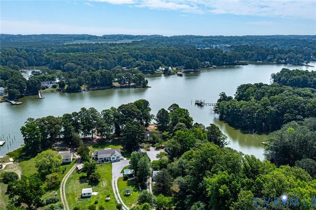 196 Summer Haven Dr, Reedville, VA 22539