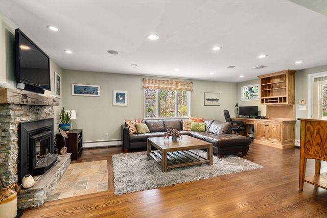 7 Goulding St. East, Sherborn, MA 01770
