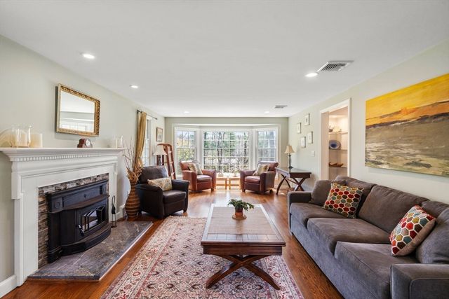 7 Goulding St. East, Sherborn, MA 01770