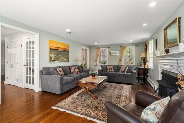 7 Goulding St. East, Sherborn, MA 01770