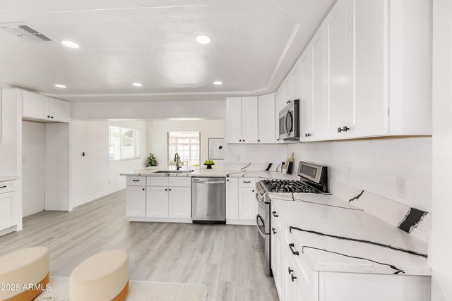 1647 W VILLA RITA Drive, Phoenix, AZ 85023