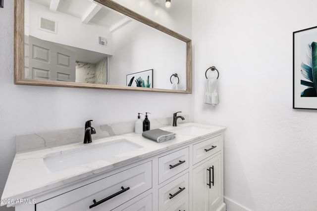 1647 W VILLA RITA Drive, Phoenix, AZ 85023