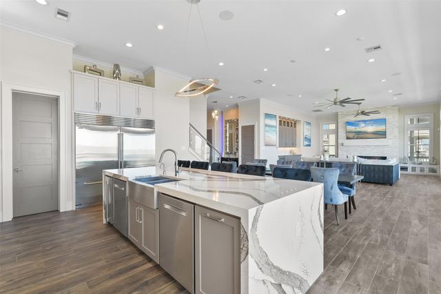 11707 Beachside, Galveston, TX 77554