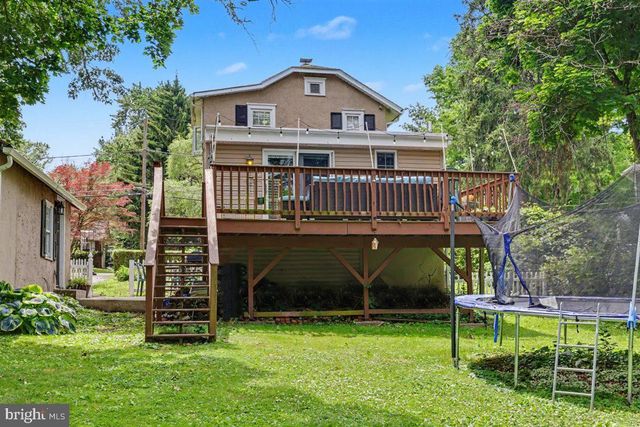 6 PERKIOMEN AVE, Schwenksville, PA 19473