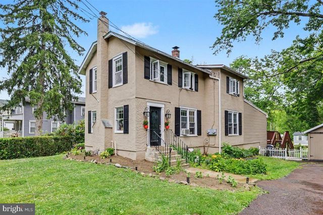 6 PERKIOMEN AVE, Schwenksville, PA 19473