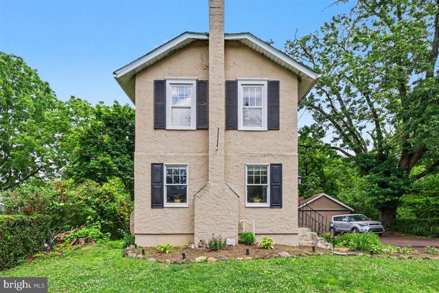 6 PERKIOMEN AVE, Schwenksville, PA 19473
