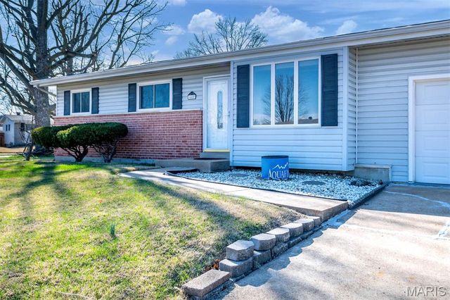 660 Crabapple Lane, Florissant, MO 63031