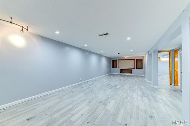 660 Crabapple Lane, Florissant, MO 63031