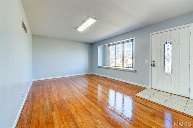 660 Crabapple Lane, Florissant, MO 63031