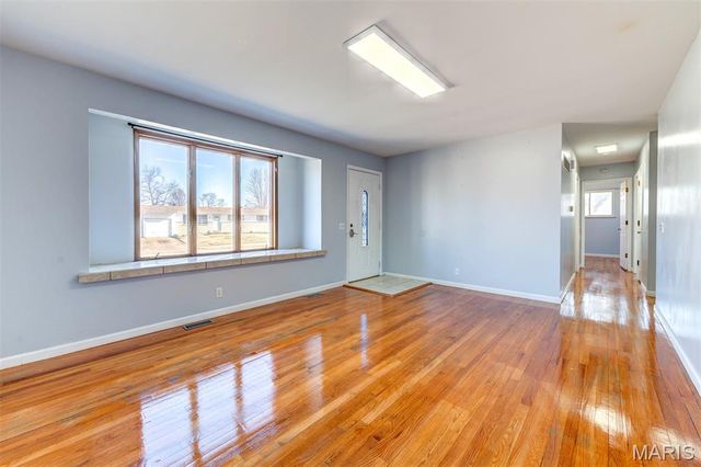 660 Crabapple Lane, Florissant, MO 63031