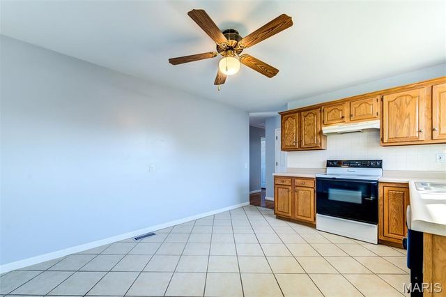 660 Crabapple Lane, Florissant, MO 63031