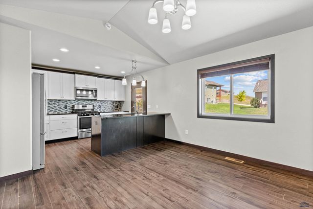 1110 LENNON LANE, Rapid City, SD 57701