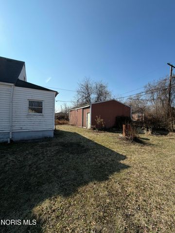 2045 La France Street, Oregon, OH 43616