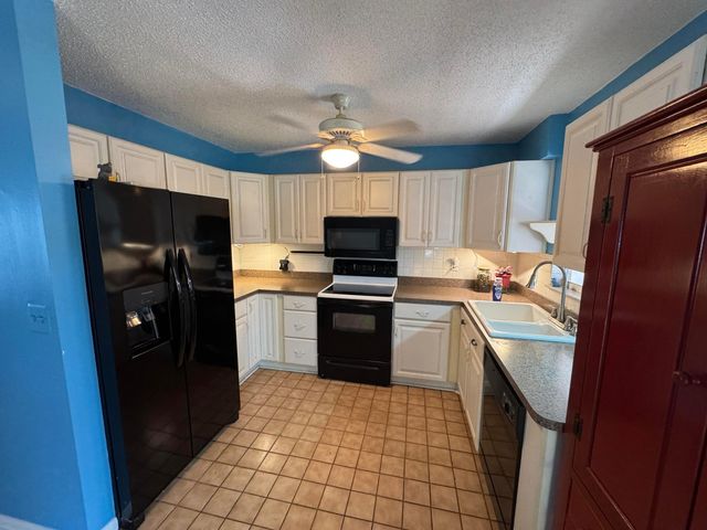 582 SE Karrigan Terrace, Port St. Lucie, Port St Lucie, FL 34983