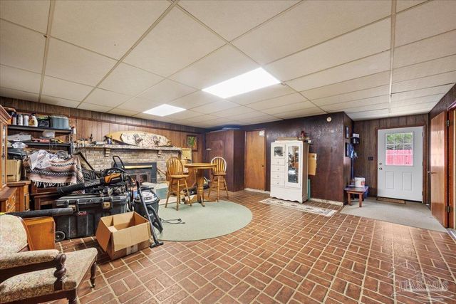 5490 Berryhill Rd, Milton, FL 32570