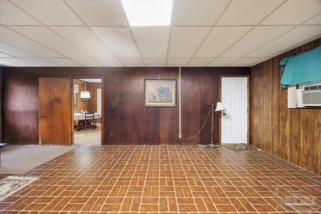 5490 Berryhill Rd, Milton, FL 32570