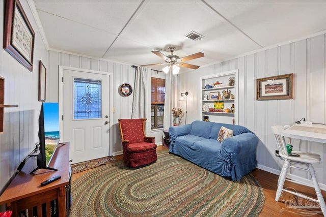 5490 Berryhill Rd, Milton, FL 32570