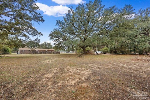 5490 Berryhill Rd, Milton, FL 32570