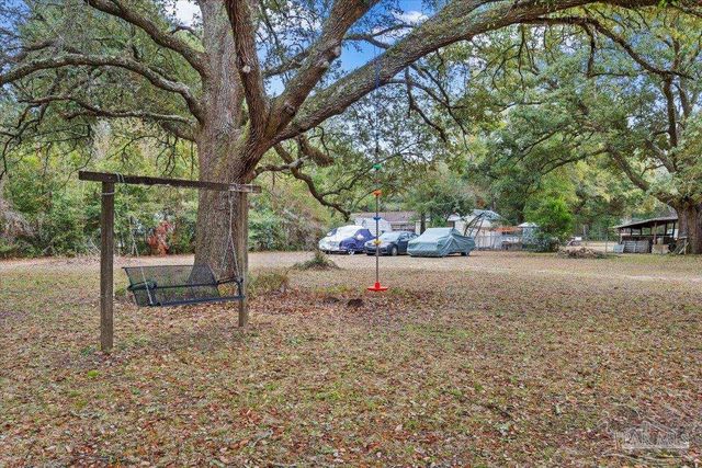 5490 Berryhill Rd, Milton, FL 32570