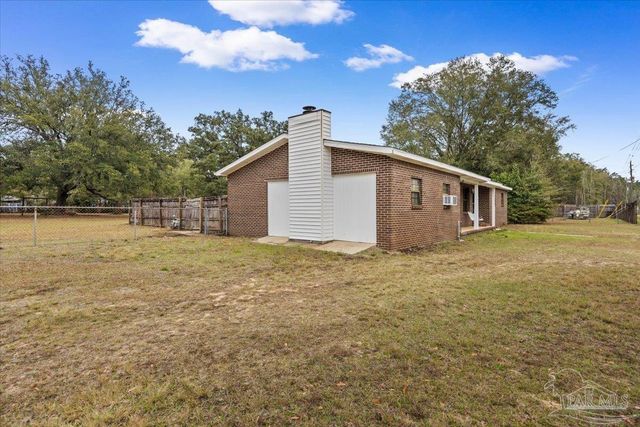 5490 Berryhill Rd, Milton, FL 32570