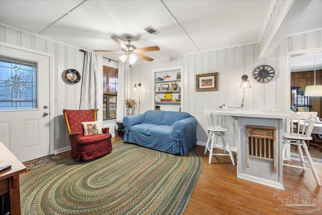 5490 Berryhill Rd, Milton, FL 32570