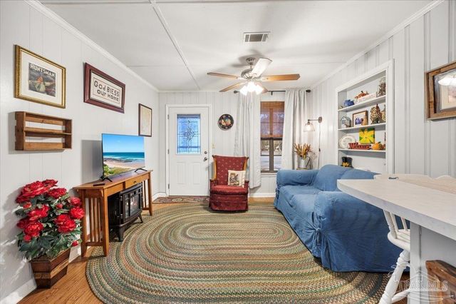 5490 Berryhill Rd, Milton, FL 32570