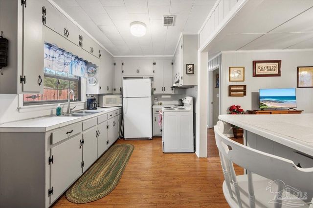 5490 Berryhill Rd, Milton, FL 32570