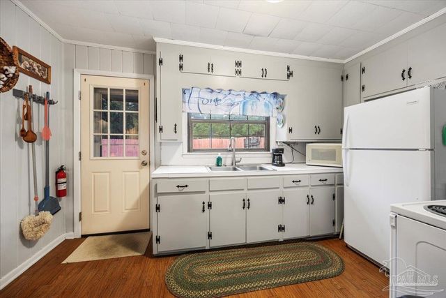 5490 Berryhill Rd, Milton, FL 32570